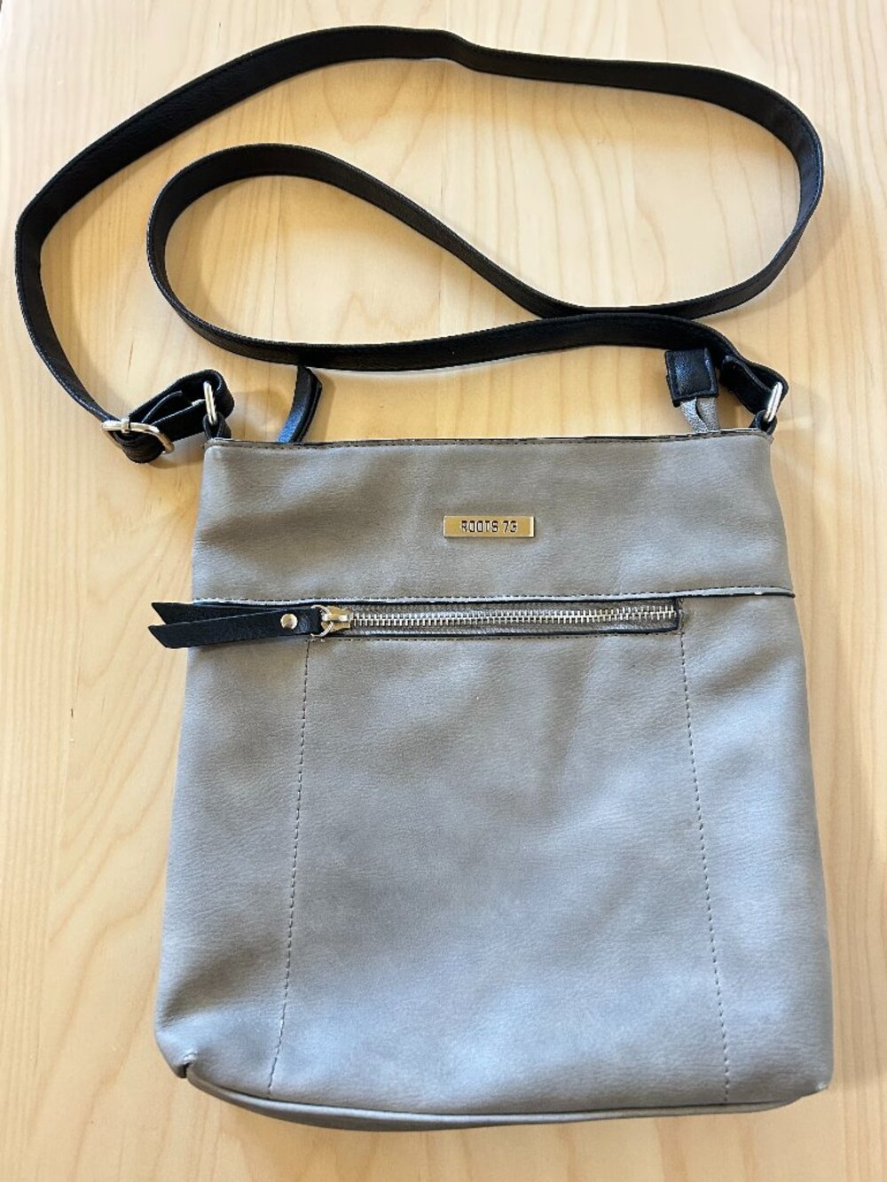 Roots 73 Crossbody Bag Front Zip Pocket Taupe